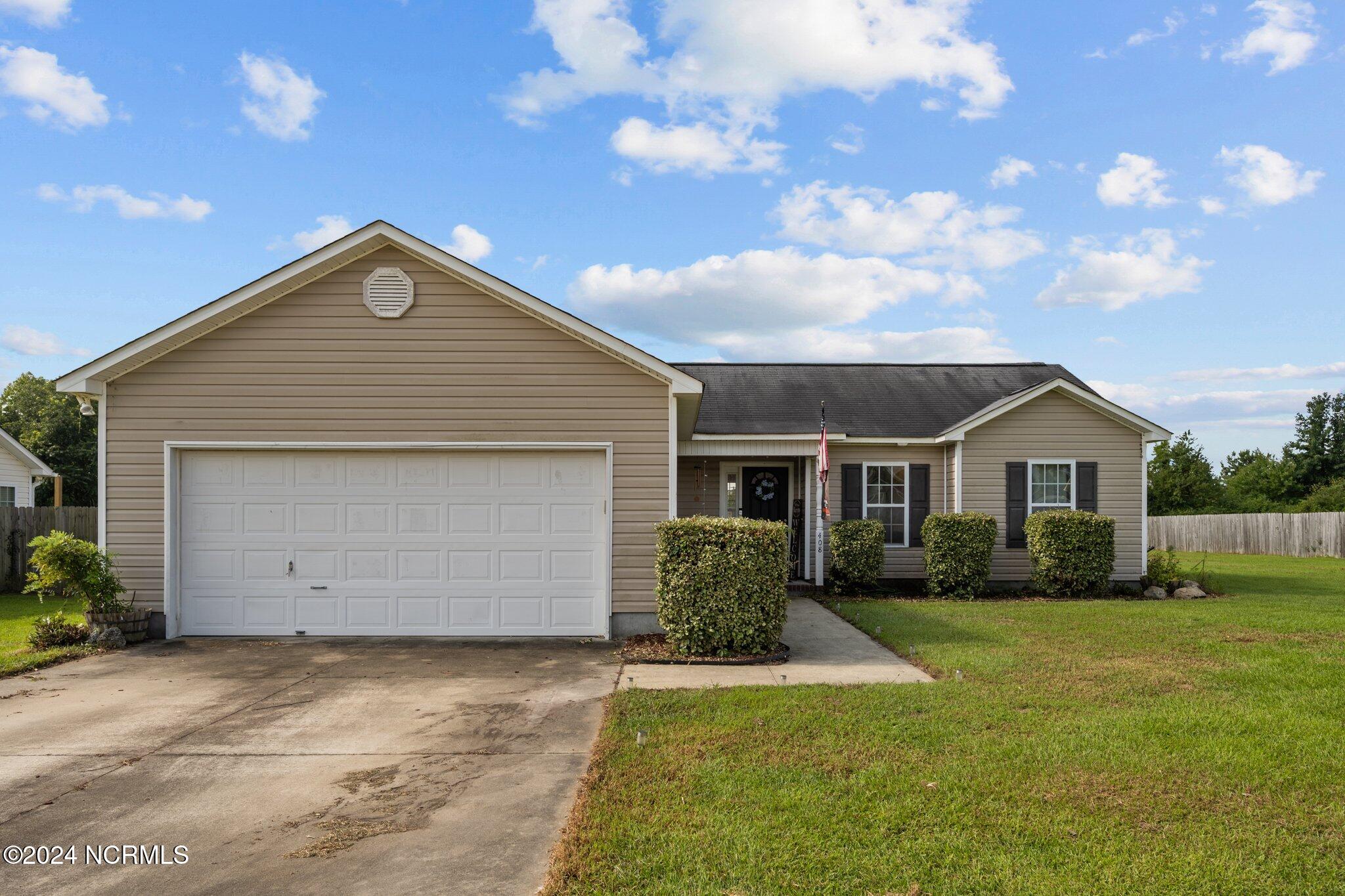 Jessica Ct, Richlands, NC 28574