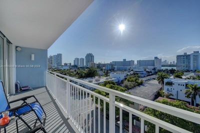 907 - 1045 10th St, Condo with 1 bedrooms, 1 bathrooms and null parking in Miami Beach FL | Image 2