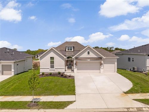 25104 W 141st Ter, Olathe, KS, 66061-7663 | Card Image