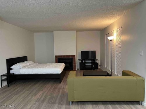 apt-49b-4640 Koval Ln, Las Vegas, NV, 89109-6962 | Card Image