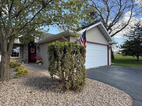 580 N Wisconsin Street, Berlin, WI, 54923 | Card Image