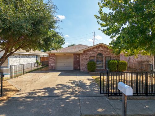 2428 Summit Ln, Dallas, TX, 75227-7684 | Card Image