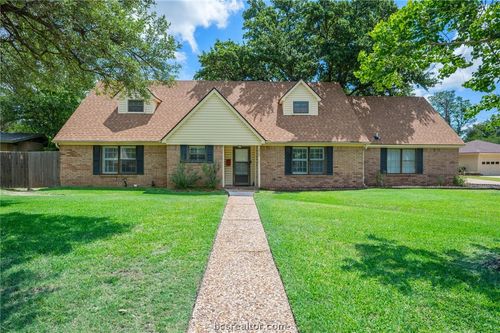 2505 Willow Bend Dr, Bryan, TX, 77802-2461 | Card Image