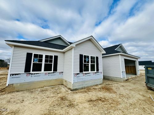 313 Creeks Edge Dr, Pikeville, NC, 27863-7726 | Card Image