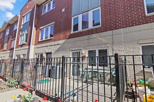 2415 W 32nd Pl, Chicago, IL, 60608-6269 | Card Image