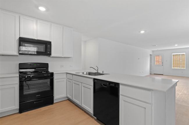 14213 Coness St, House other with 4 bedrooms, 2 bathrooms and null parking in Pilot Point TX | Image 6