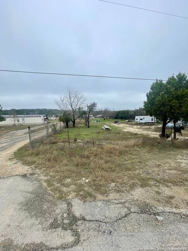 300 Oakland Dr, House other with 2 bedrooms, 2 bathrooms and null parking in Blanco TX | Image 7