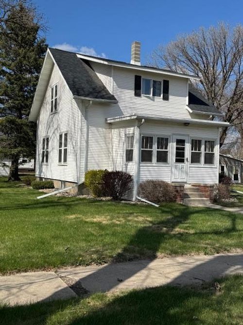 1120 12th Ave, Clarkfield, MN, 56223-1313 | Card Image