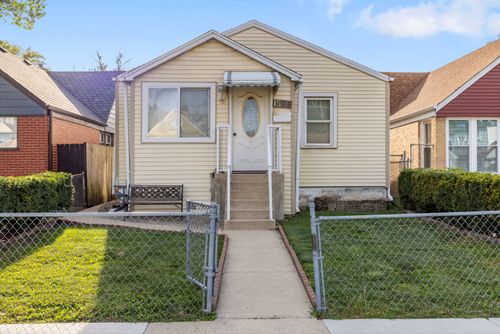 1528 N 39th Ave, Stone Park, IL, 60165-1154 | Card Image