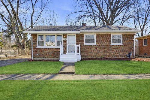 330 Hickory St, Chicago Heights, IL, 60411-3228 | Card Image