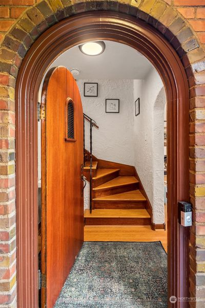 This barrel arched doorway welcomes you. | Image 2