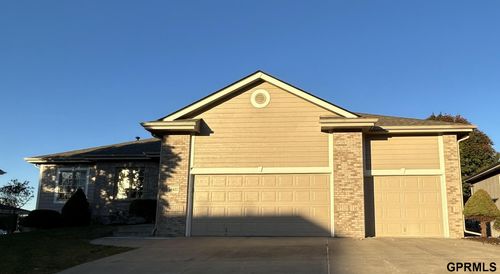 18422 D Street, Omaha, NE, 68130 | Card Image
