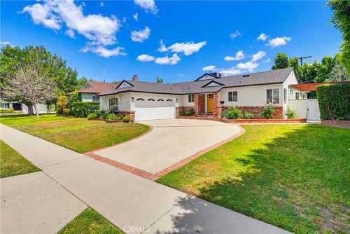 5440 Alcove Ave, Valley Village, CA, 91607-1922 | Card Image