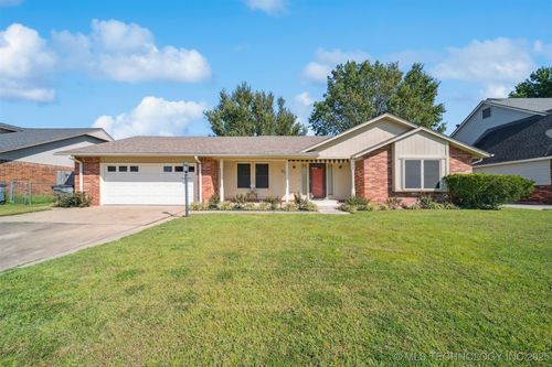 311 Roosevelt Ave, Wagoner, OK, 74467-4808 | Card Image