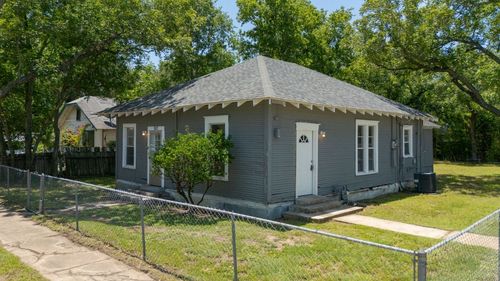 102 S Western Ave, Lampasas, TX, 76550-2845 | Card Image