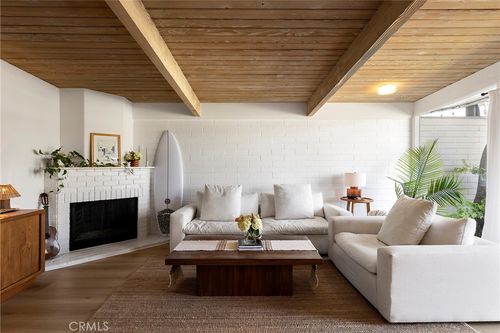 208 Del Gado Rd, San Clemente, CA, 92672-4827 | Card Image