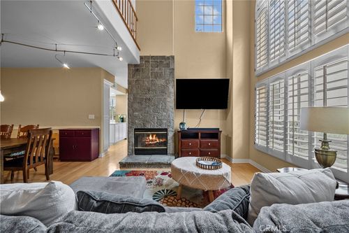 22371 Mission Cir, Chatsworth, CA, 91311 | Card Image