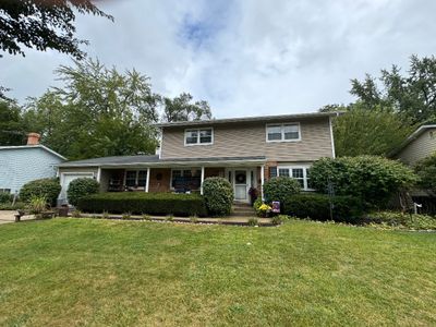 FRONT YARD | Image 1