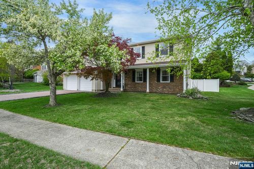 45 Holyoke Court, Wayne, NJ, 07470 | Card Image
