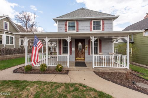 334 2nd Ave W, Dickinson, ND, 58601-4309 | Card Image