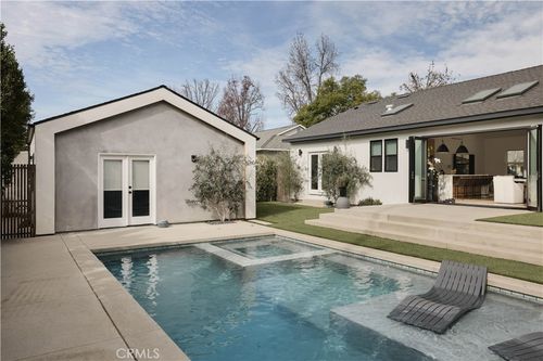 13916 La Maida St, Sherman Oaks, CA, 91423-2207 | Card Image