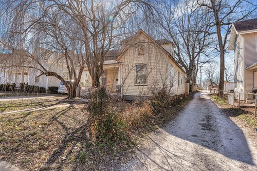 642 W Nichols St, Springfield, MO, 65802-3956 | Card Image
