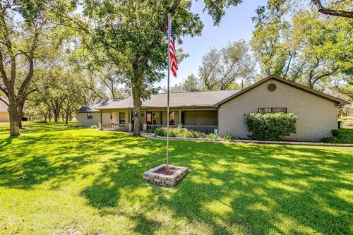 8621 Ravenswood Rd, Granbury, TX, 76049-8913 | Card Image