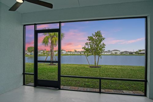 828 Persimmon Pl, Fort Pierce, FL, 34981-5337 | Card Image