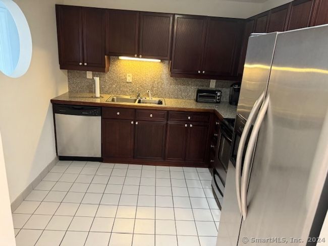 APT-503 - 235 E River Dr, Condo with 3 bedrooms, 2 bathrooms and 2 parking in East Hartford CT | Image 18