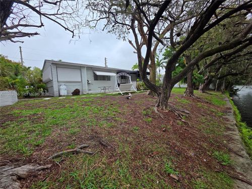 1-1 Esplanade Dr, Miami Springs, FL, 33166-4409 | Card Image