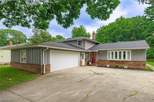 24656 Chardon Rd, Richmond Heights, OH, 44143-1332 | Card Image
