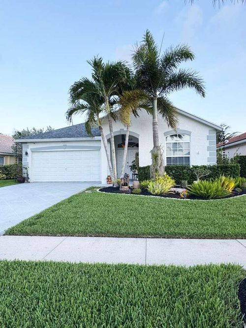 109 Derby Ln, Royal Palm Beach, FL, 33411-8200 | Card Image