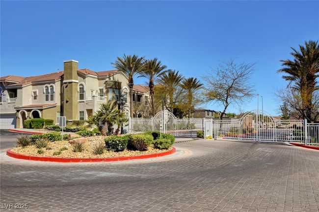 UNIT-1341 - 10001 Peace Way, Condo with 3 bedrooms, 2 bathrooms and null parking in Las Vegas NV | Image 42