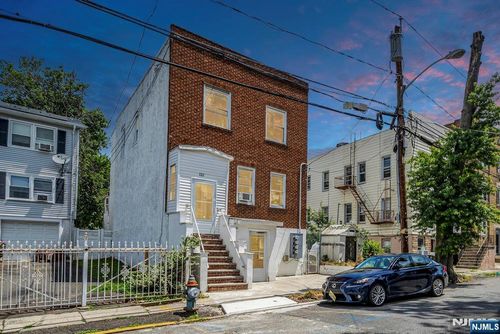 122 Harper Ave, Irvington, NJ, 07111-1790 | Card Image