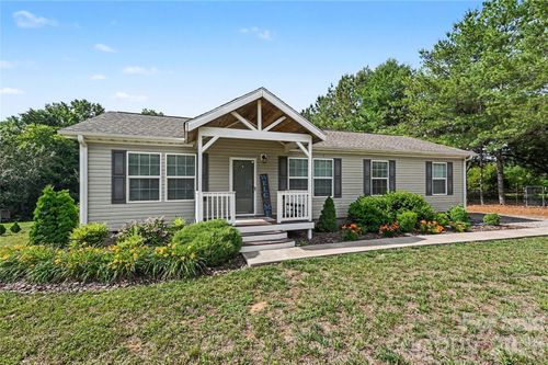 2843 Hopewell Church Rd, Sherrills Ford, NC, 28673-9722 | Card Image