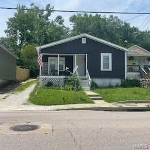 765 S Main St, Saint Clair, MO, 63077-1518 | Card Image