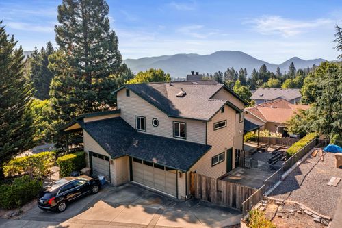2160 Nw Crown St, Grants Pass, OR, 97526-6326 | Card Image