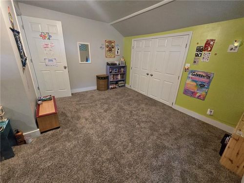 601 E Peoria St, Paola, KS, 66071-1811 | Card Image