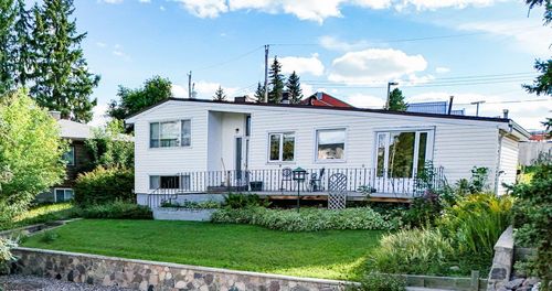 4612 51a St, Camrose, AB, T4V1T3 | Card Image