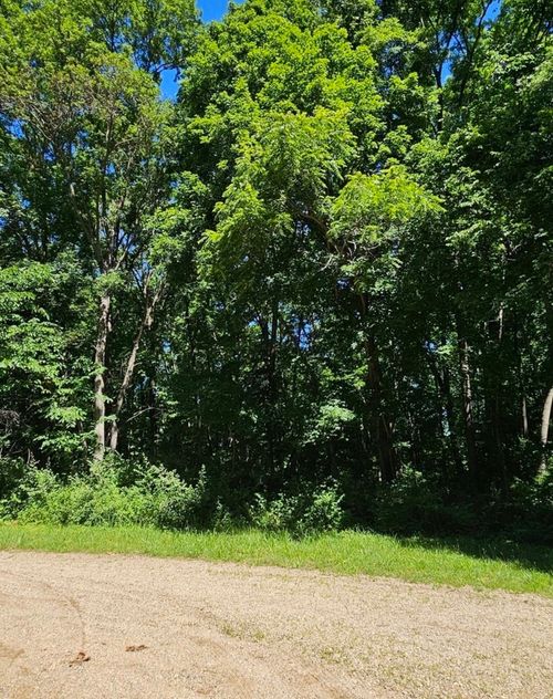 17 Navajo Ct, Putnam, IL, 61560 | Card Image