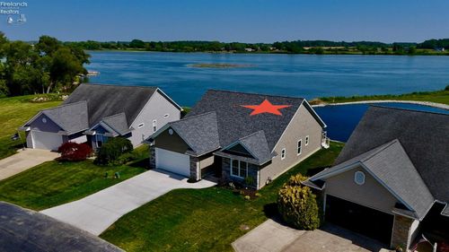 769 N Harbor Point Dr, Port Clinton, OH, 43452-3883 | Card Image