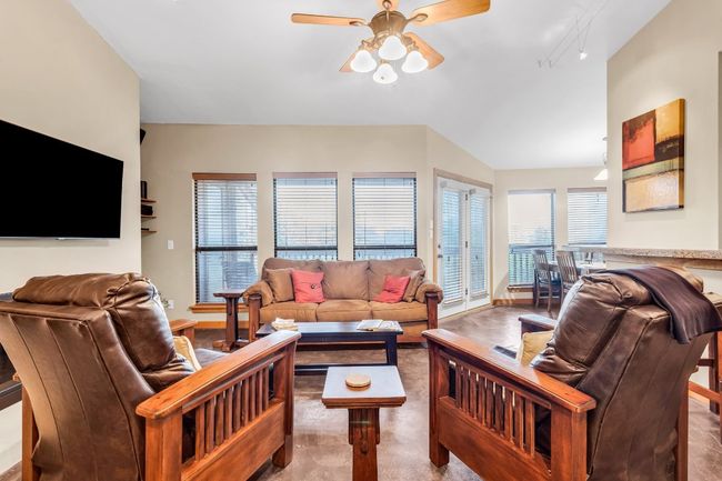 APT-305 - 1406 Windsor Rd, Condo with 2 bedrooms, 2 bathrooms and 2 parking in Austin TX | Image 5