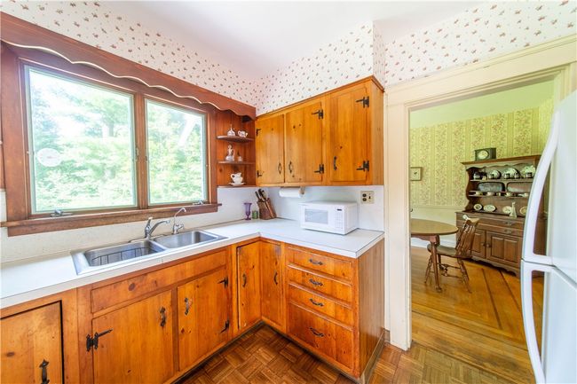 261 Hardig Rd, House other with 3 bedrooms, 2 bathrooms and 6 parking in Warwick RI | Image 15