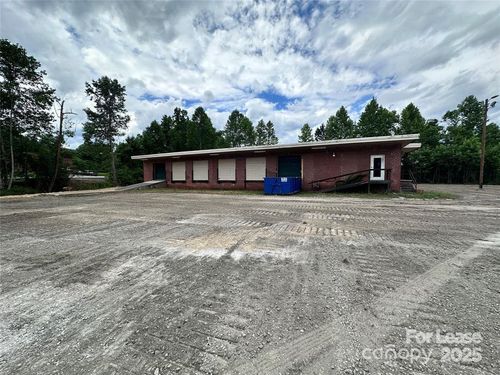 2324 Us 70 E, Marion, NC, 28752-6778 | Card Image