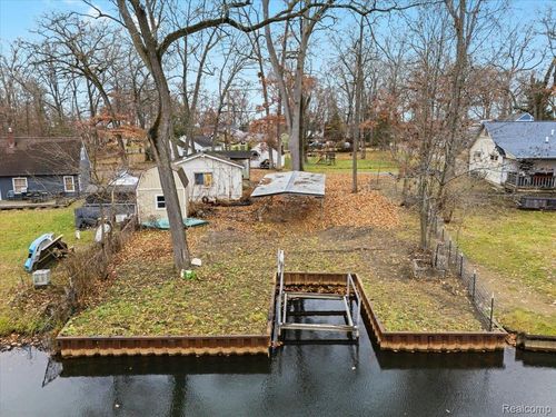 4370 Leroy Ct, White Lake, MI, 48383-1461 | Card Image