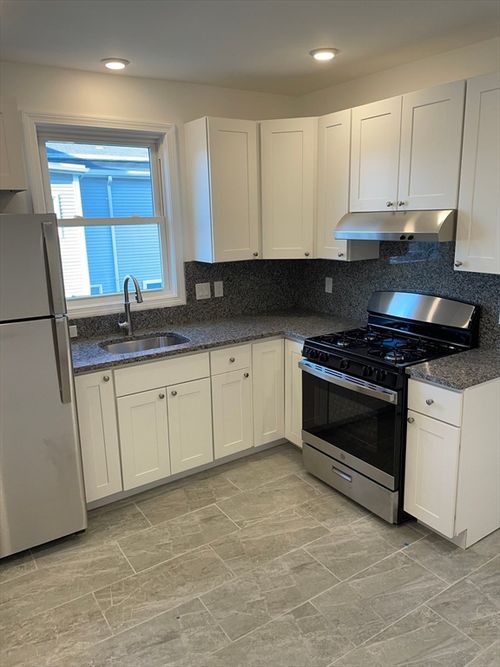 1l-217 Washington St, Lynn, MA, 01902-4733 | Card Image