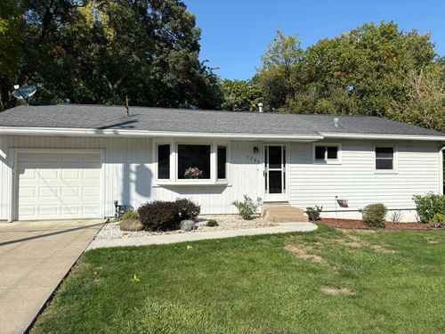 5209 12th Ave, Moline, IL, 61265-2849 | Card Image