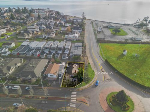 9601 5th St, Sidney, BC, V8L2W7 | Card Image