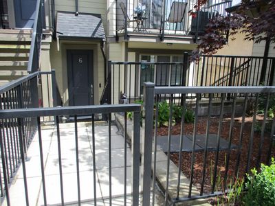 6 - 4033 Dominion St, Townhouse with 2 bedrooms, 2 bathrooms and 1 parking in Burnaby BC | Image 3