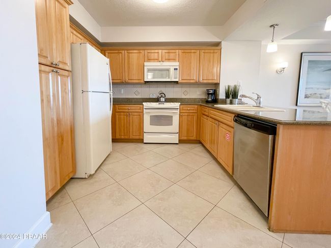 APT-317 - 200 Ocean Crest Dr, Condo with 3 bedrooms, 3 bathrooms and null parking in PALM COAST FL | Image 9